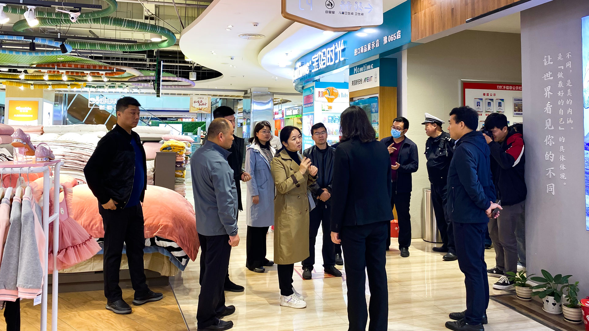 1634874499140006.jpg 迎接市委-(2).jpg